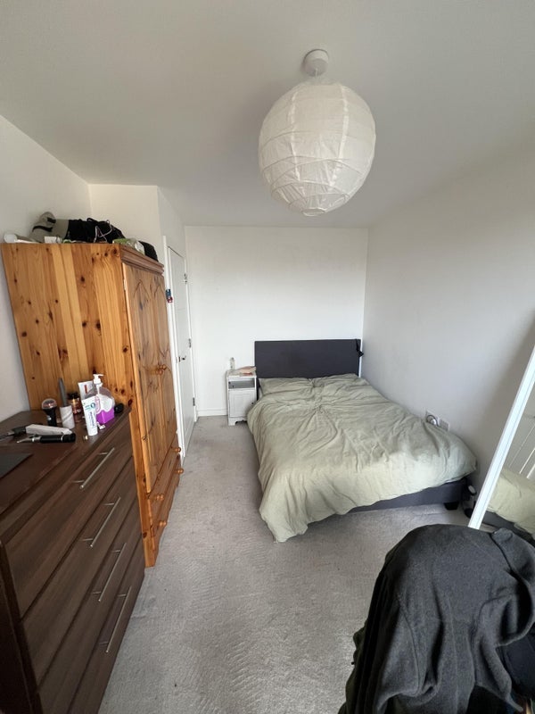 Room Seven Sisters Road in Greater London