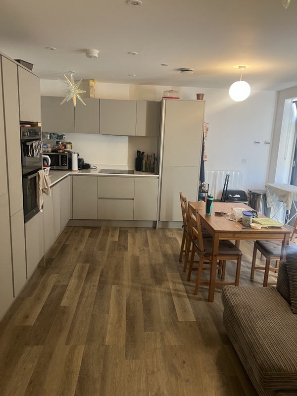 Room Seven Sisters Road in Greater London