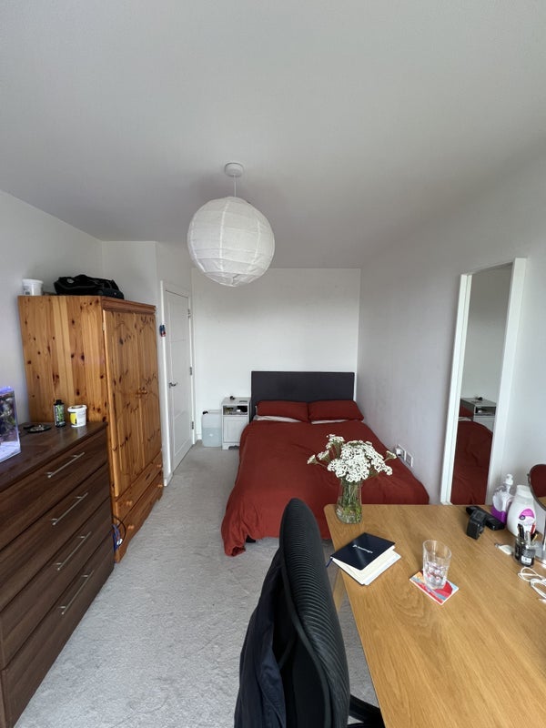 Room Seven Sisters Road in Greater London