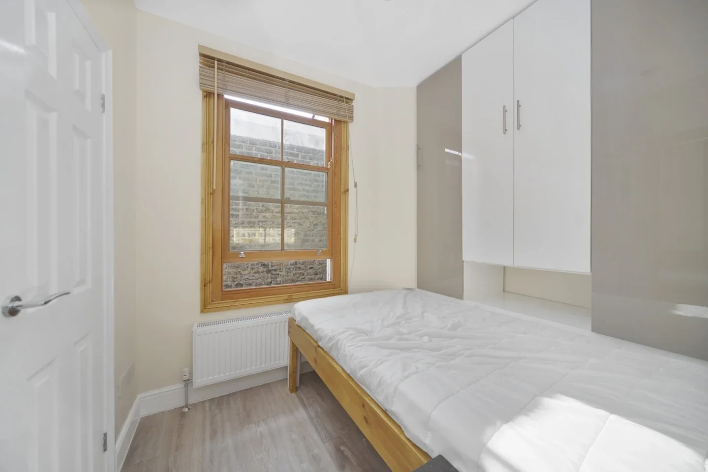 Room Kilkie Street in Greater London