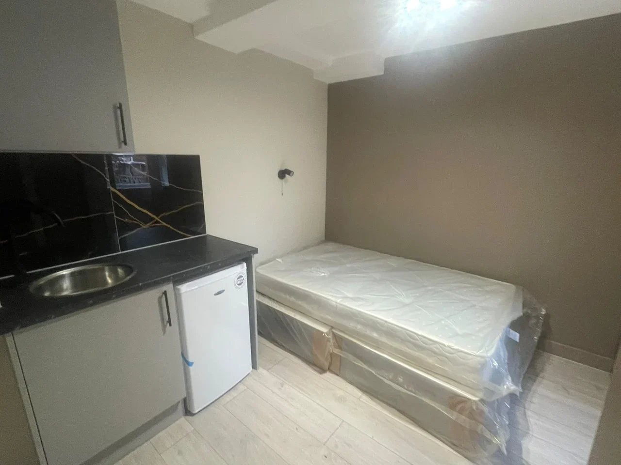 Flat Cheddington Road in Greater London