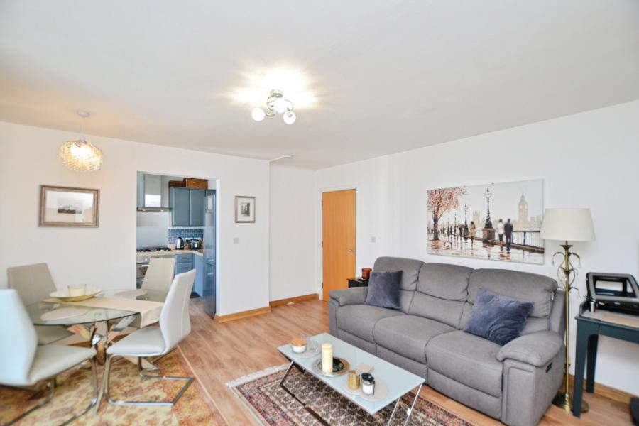 Flat Colonsay Close in City of Edinburgh