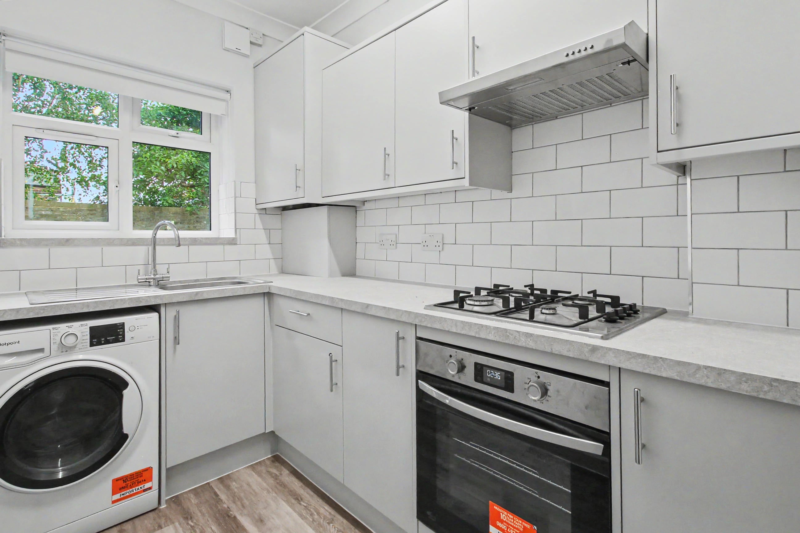 Flat Coldharbour Lane in Greater London