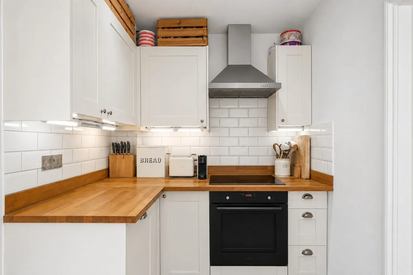 Flat Oakhill Road in Greater London