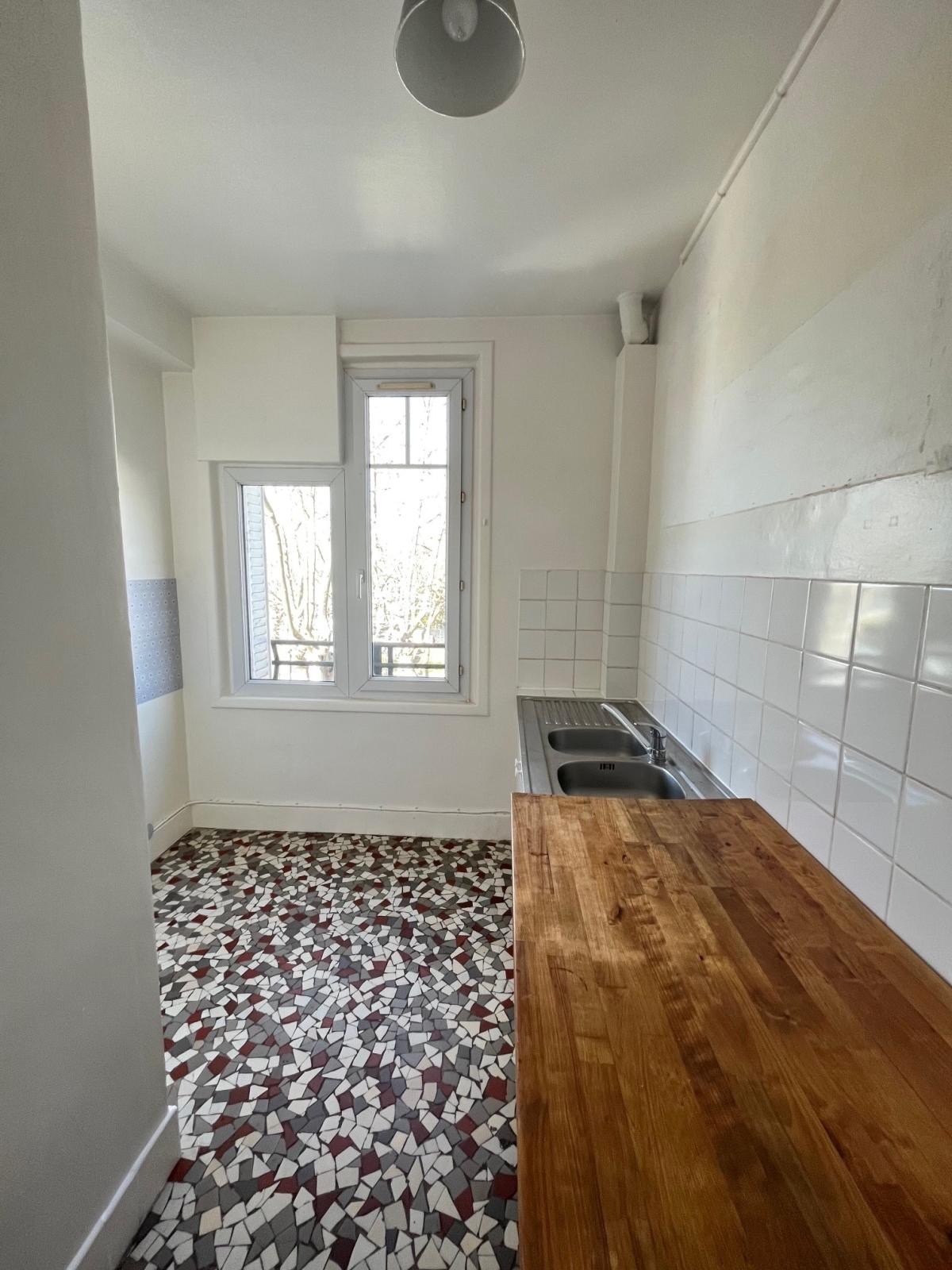 Room Avenue du Maréchal de Lattre de Tassigny in Boulogne-Billancourt