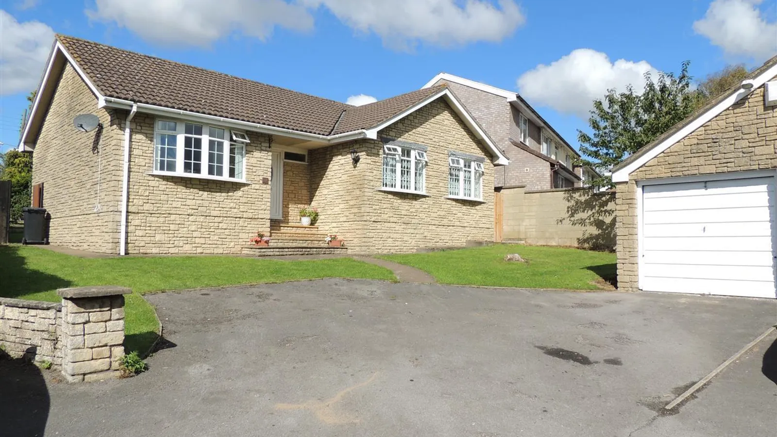 House Cherry Garden Lane in Oldland Common