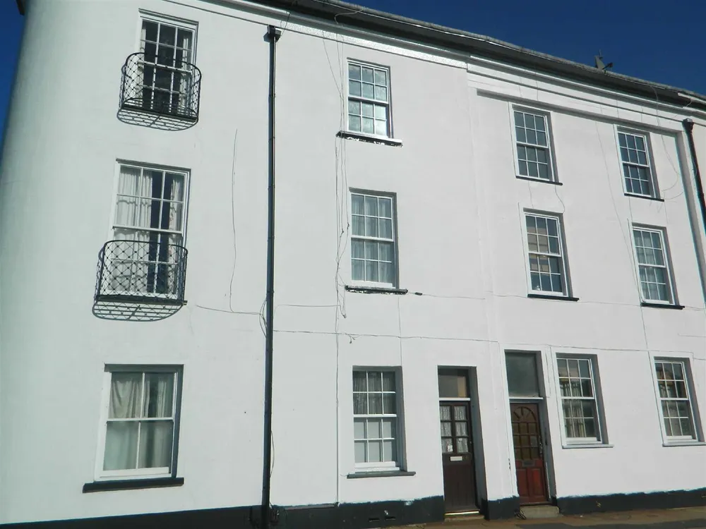 Flat Magdalen Street in Exeter