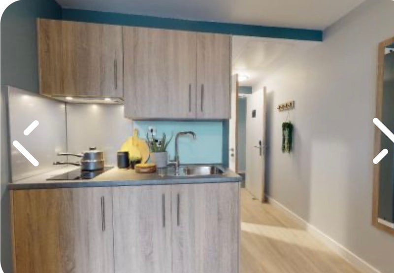 Room Ewer Street in Greater London