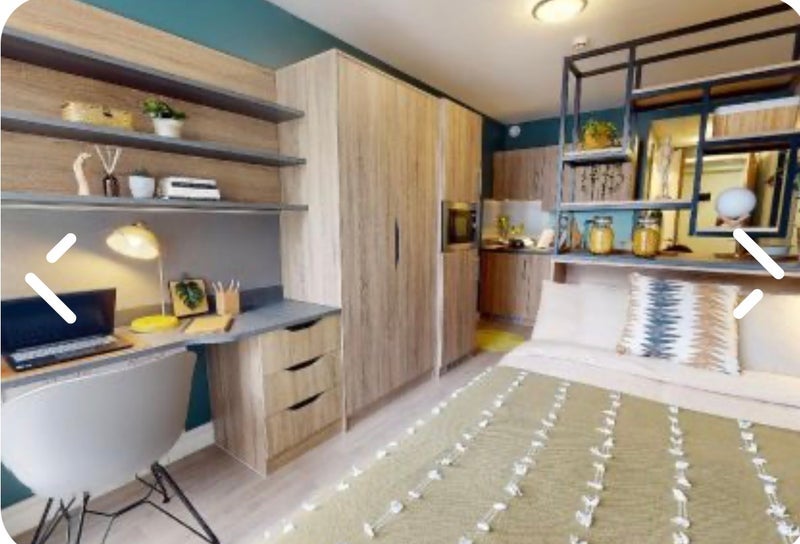 Room Ewer Street in Greater London