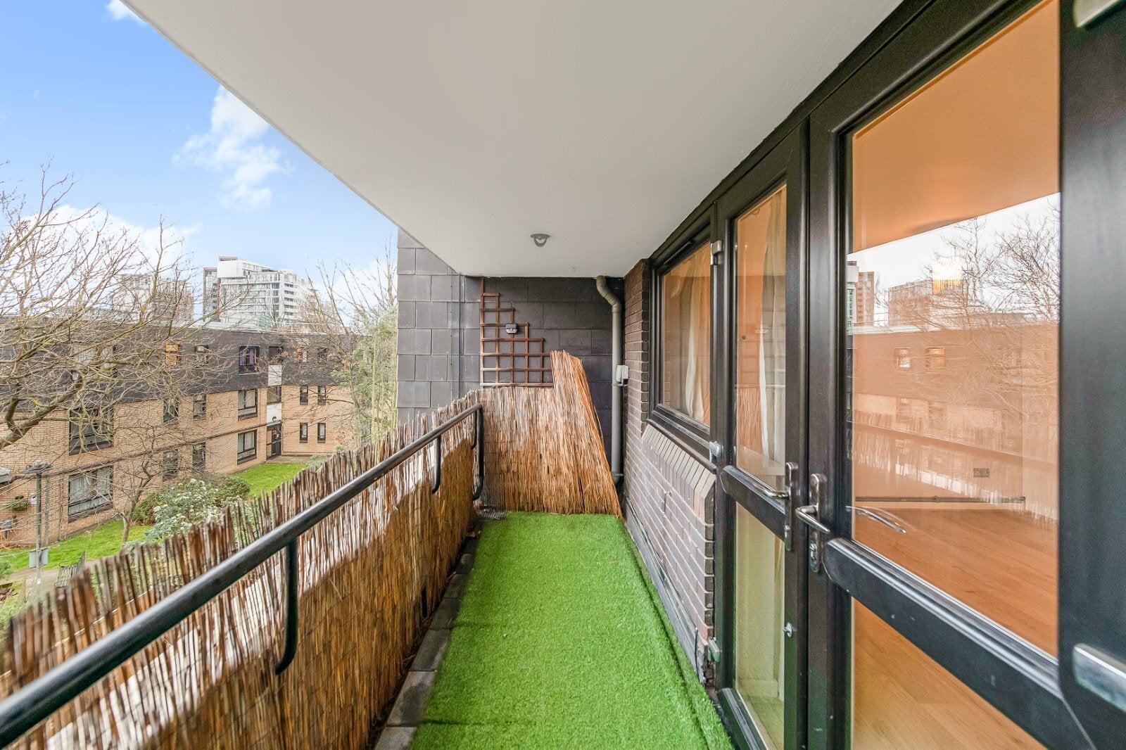 Flat Ericcson Close in Greater London