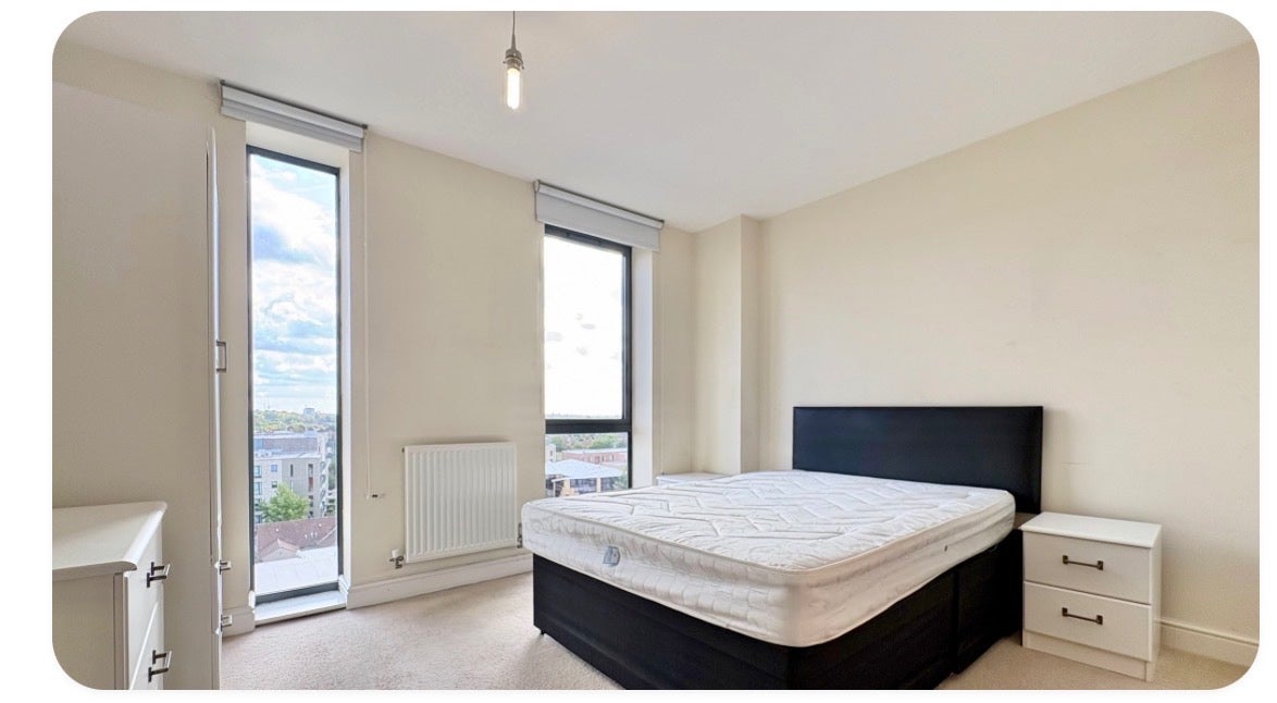 Flat Joslin Avenue in Greater London