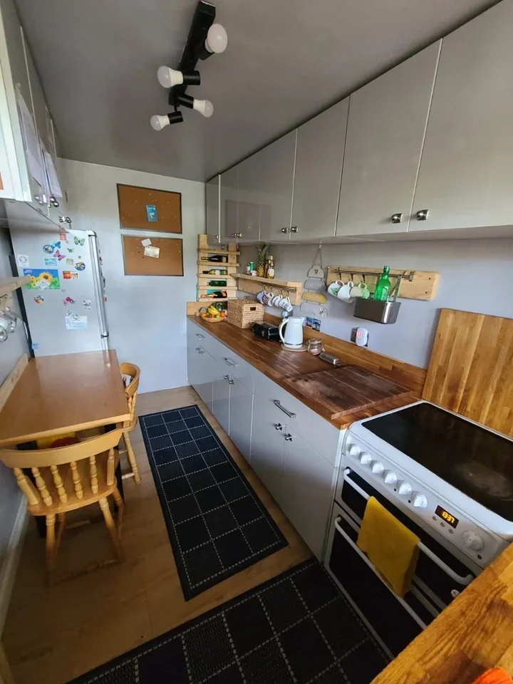 Flat Woodland Avenue in Brentwood