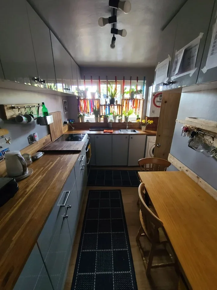 Flat Woodland Avenue in Brentwood