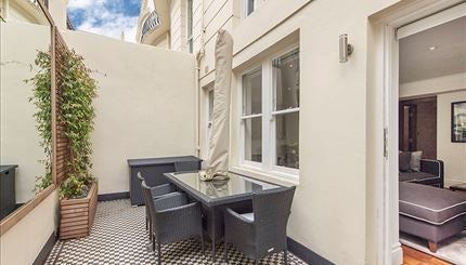Flat Kensington Gardens Square in City of Westminster