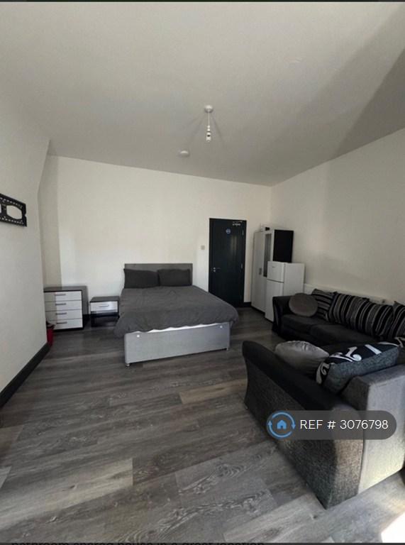 Room Boundary Road in St Helens