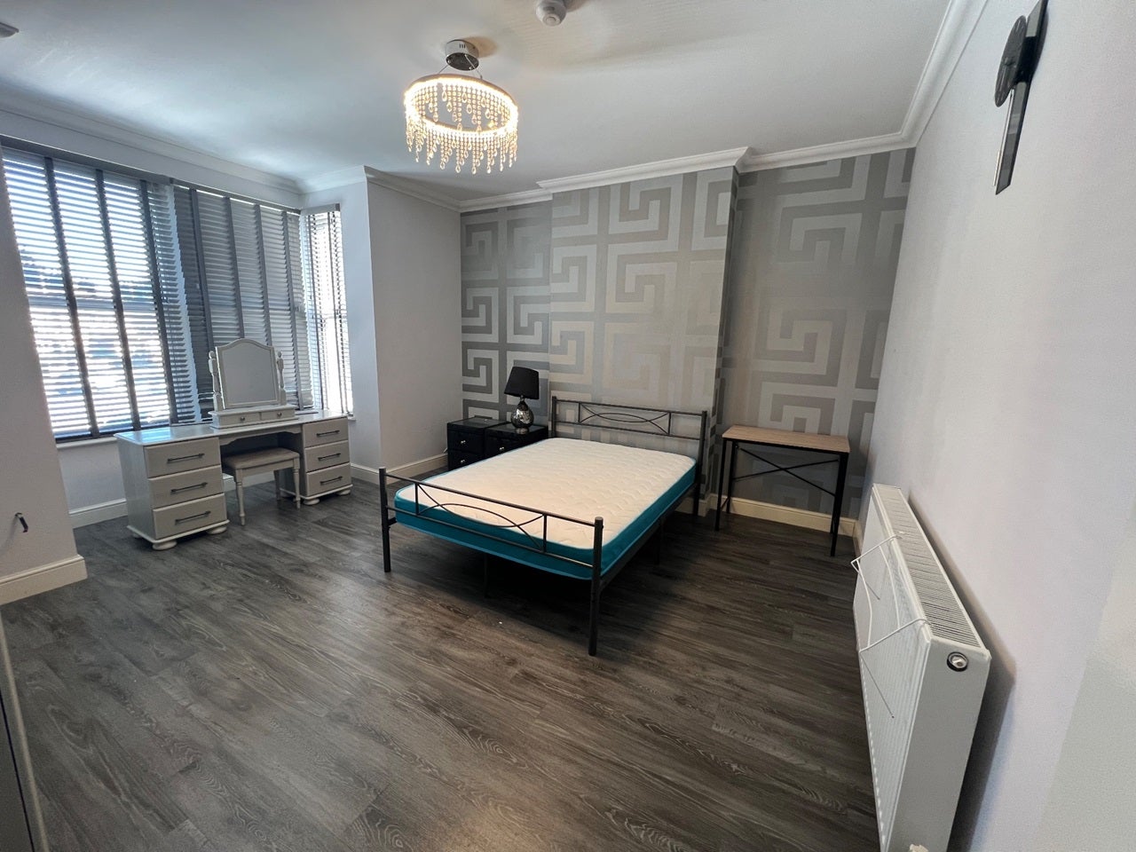 Room Lincoln Road in Peterborough