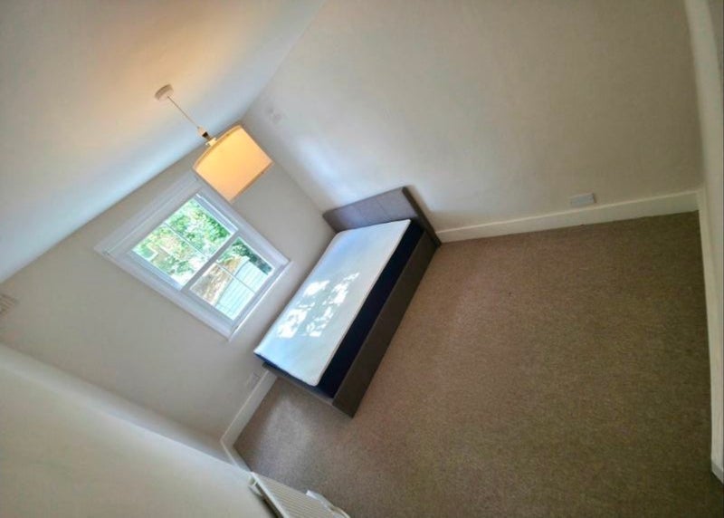 Room Acton Lane in Greater London