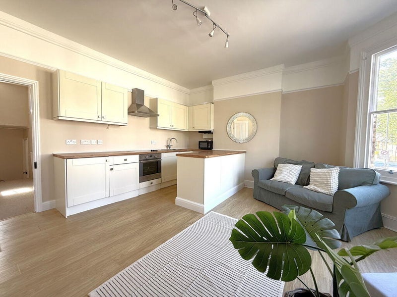 Room Acton Lane in Greater London