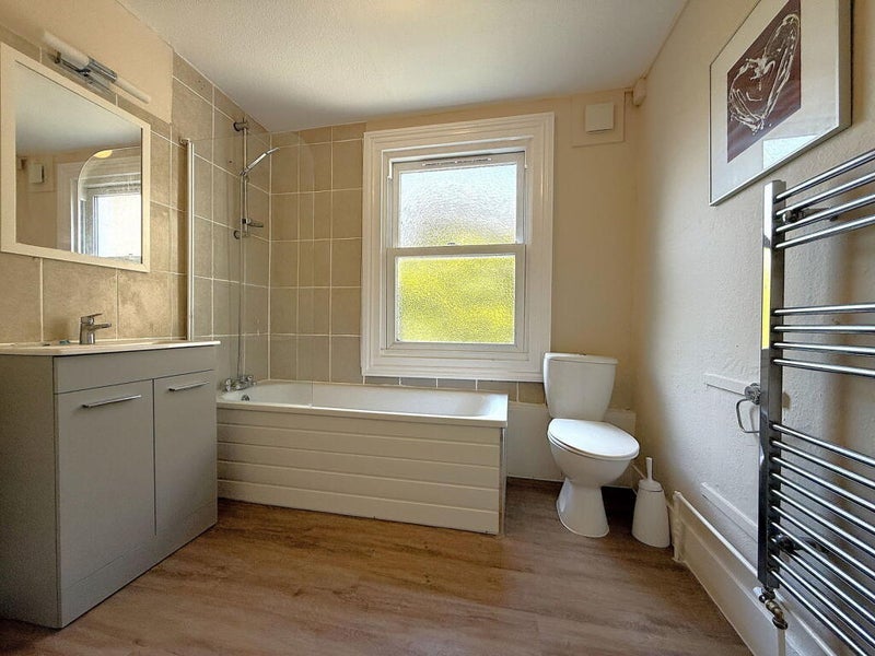 Room Acton Lane in Greater London