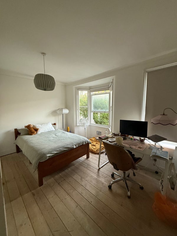 Room St Mary's Road in Greater London