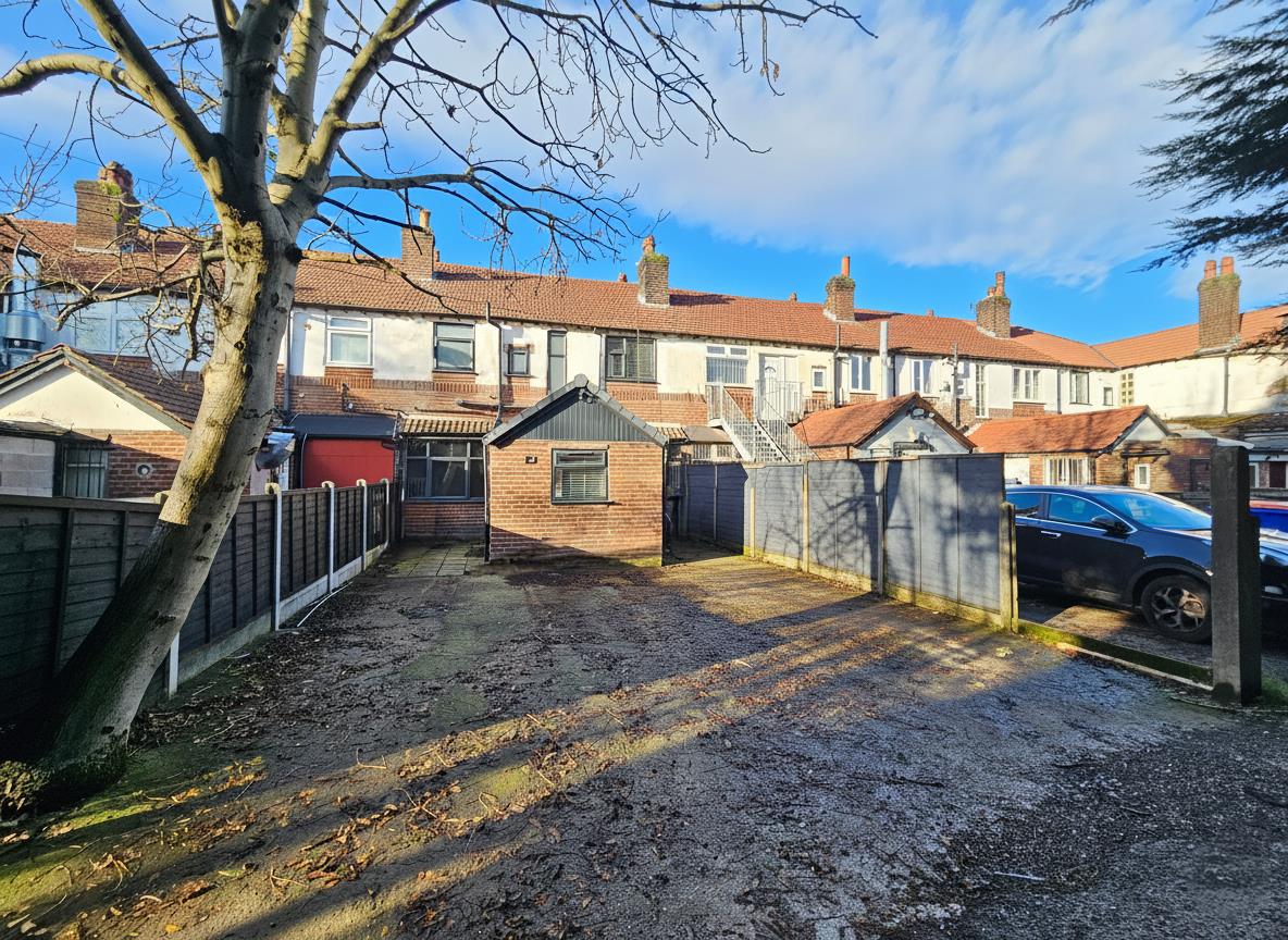 Flat Manchester Road in Trafford