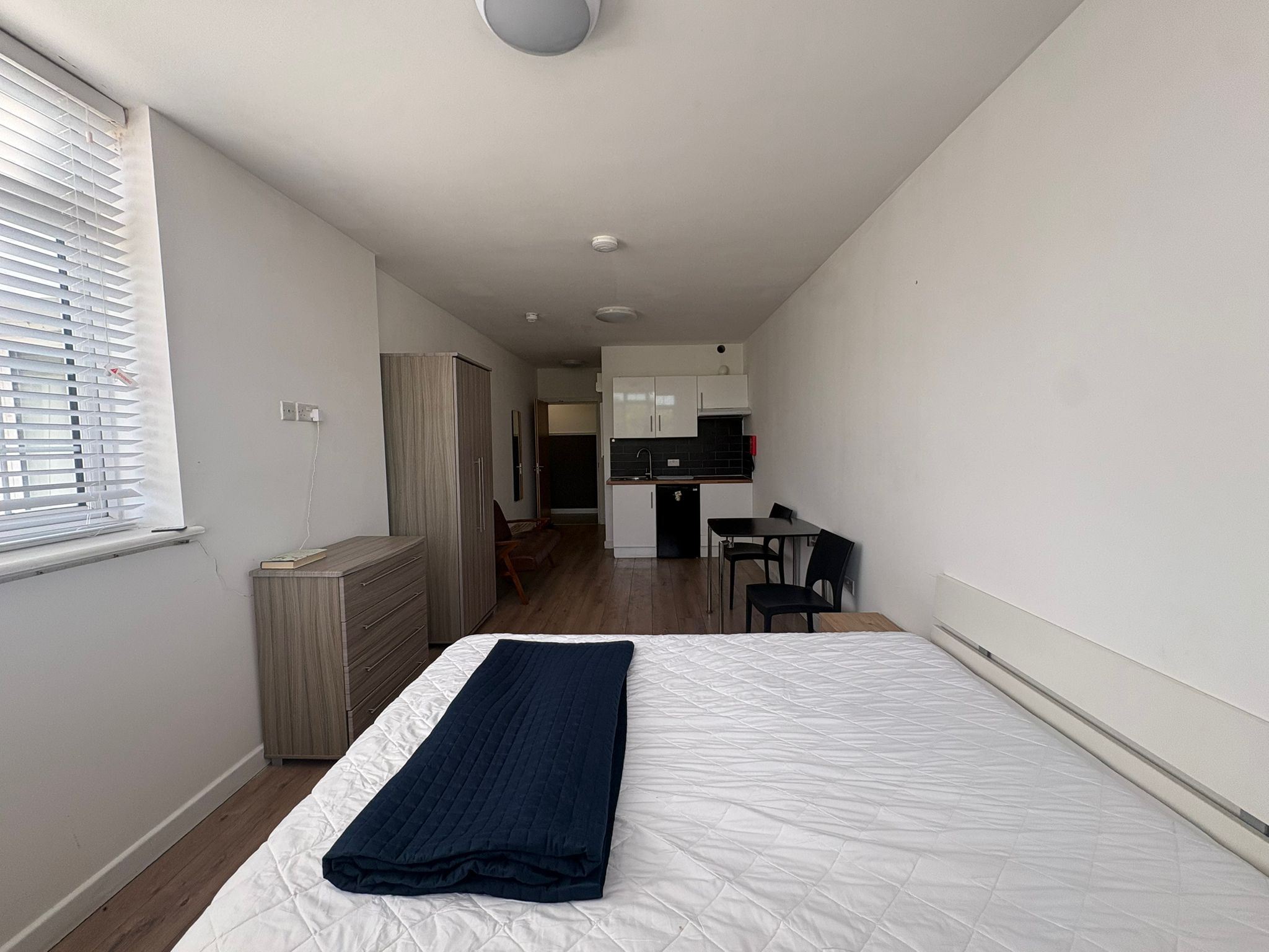 Room Station Road in Greater London