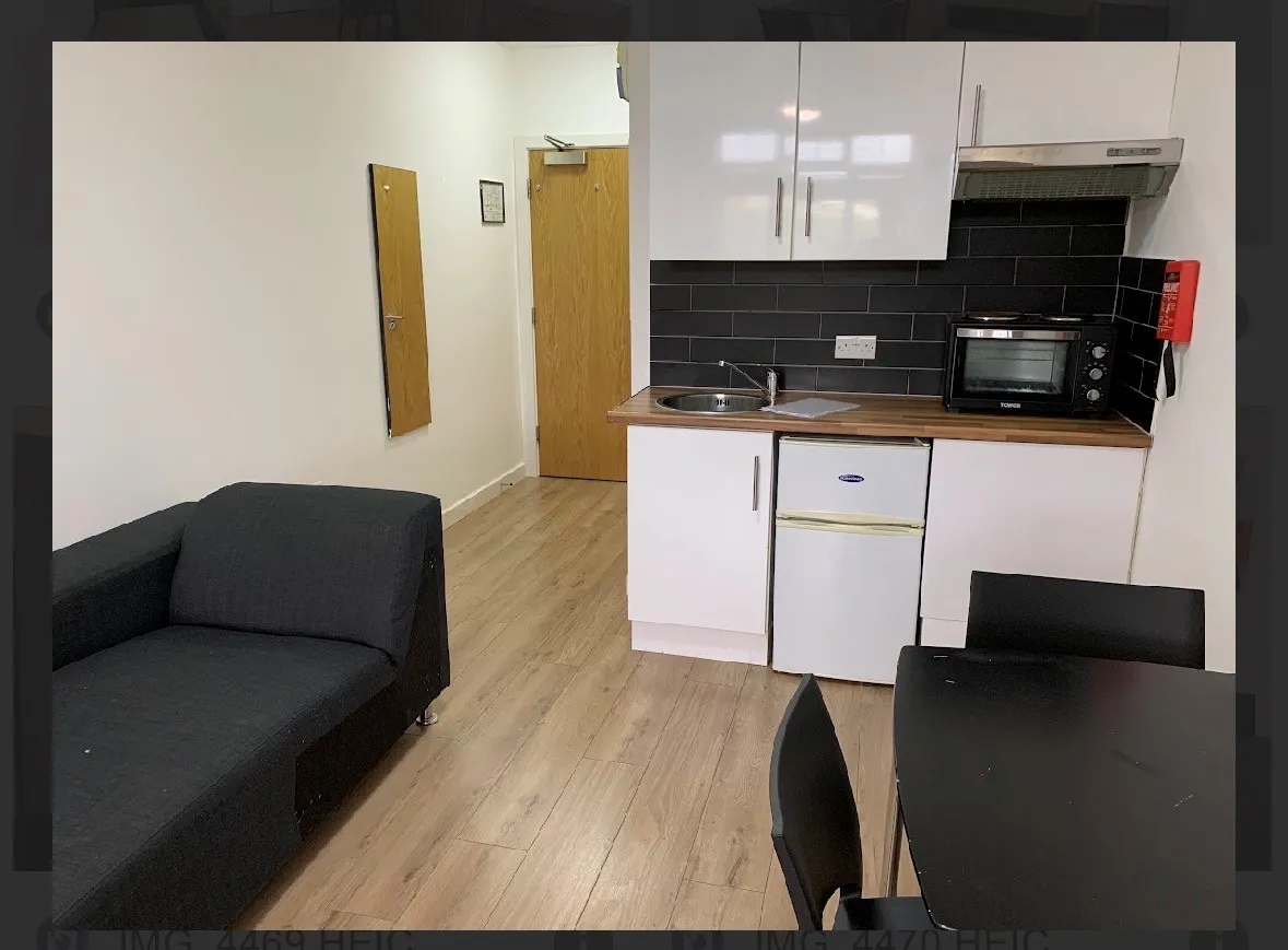 Room Station Road in Greater London