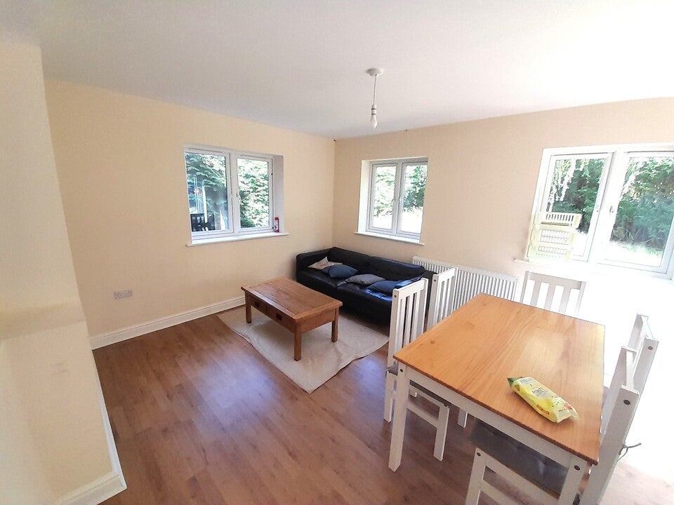 Room Brereton Close in Norwich