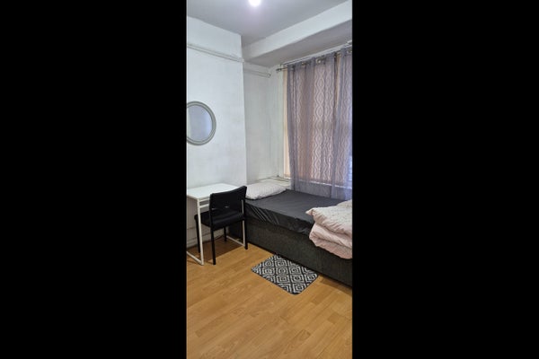 Room Seedley Street in Manchester