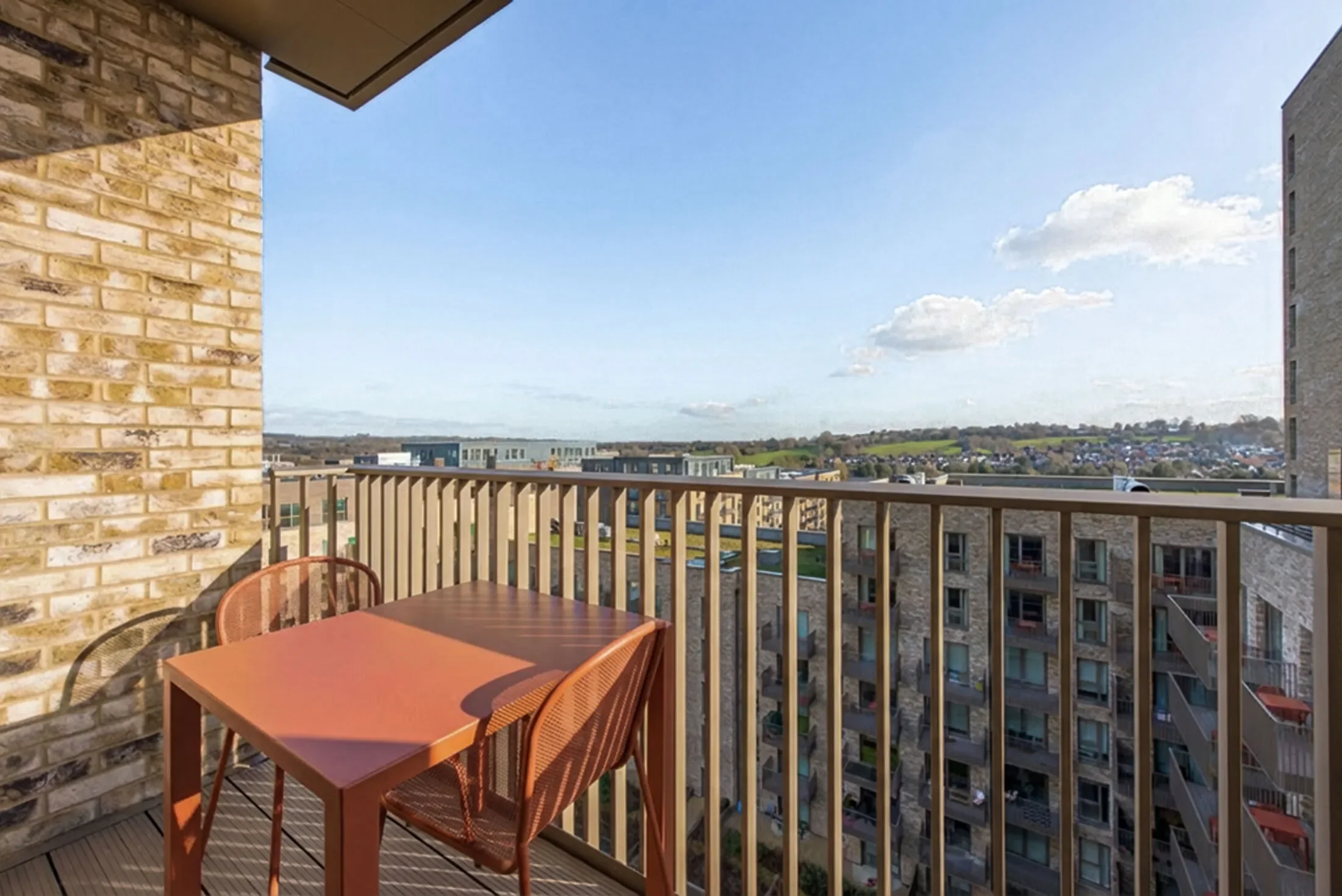 Flat Caversham Road in Greater London