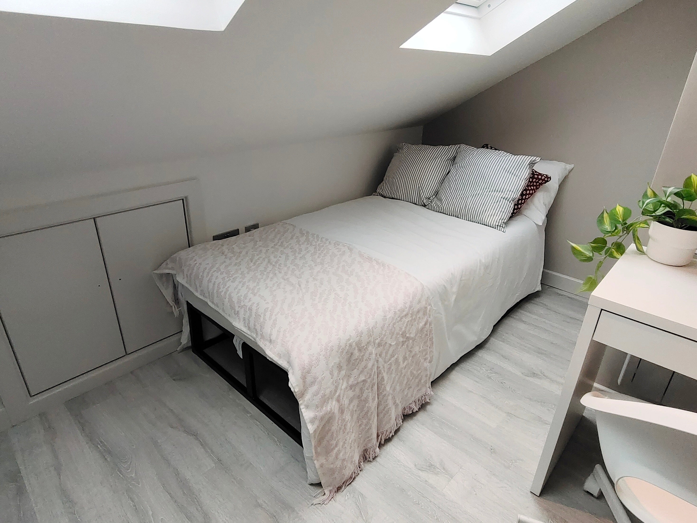 Room Villiers Road in Greater London