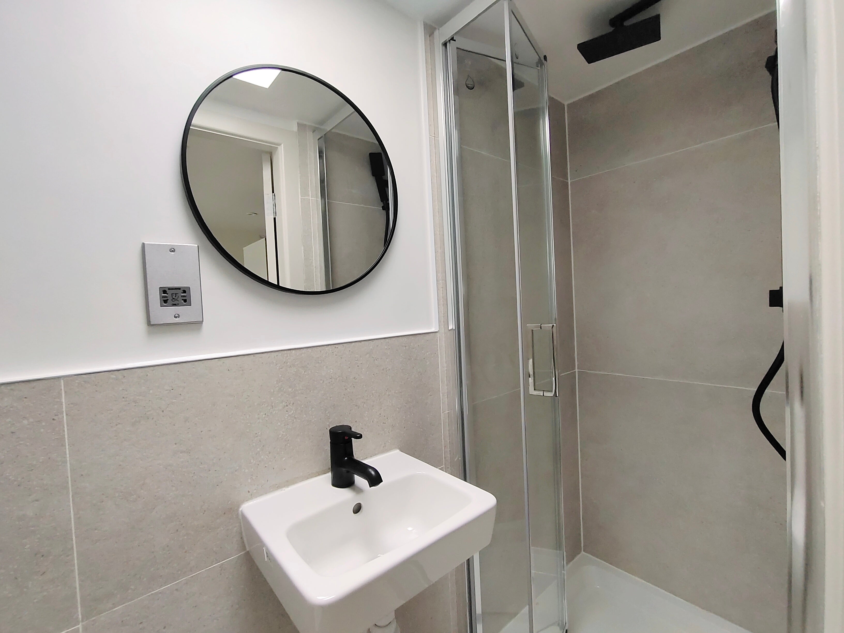 Room Villiers Road in Greater London