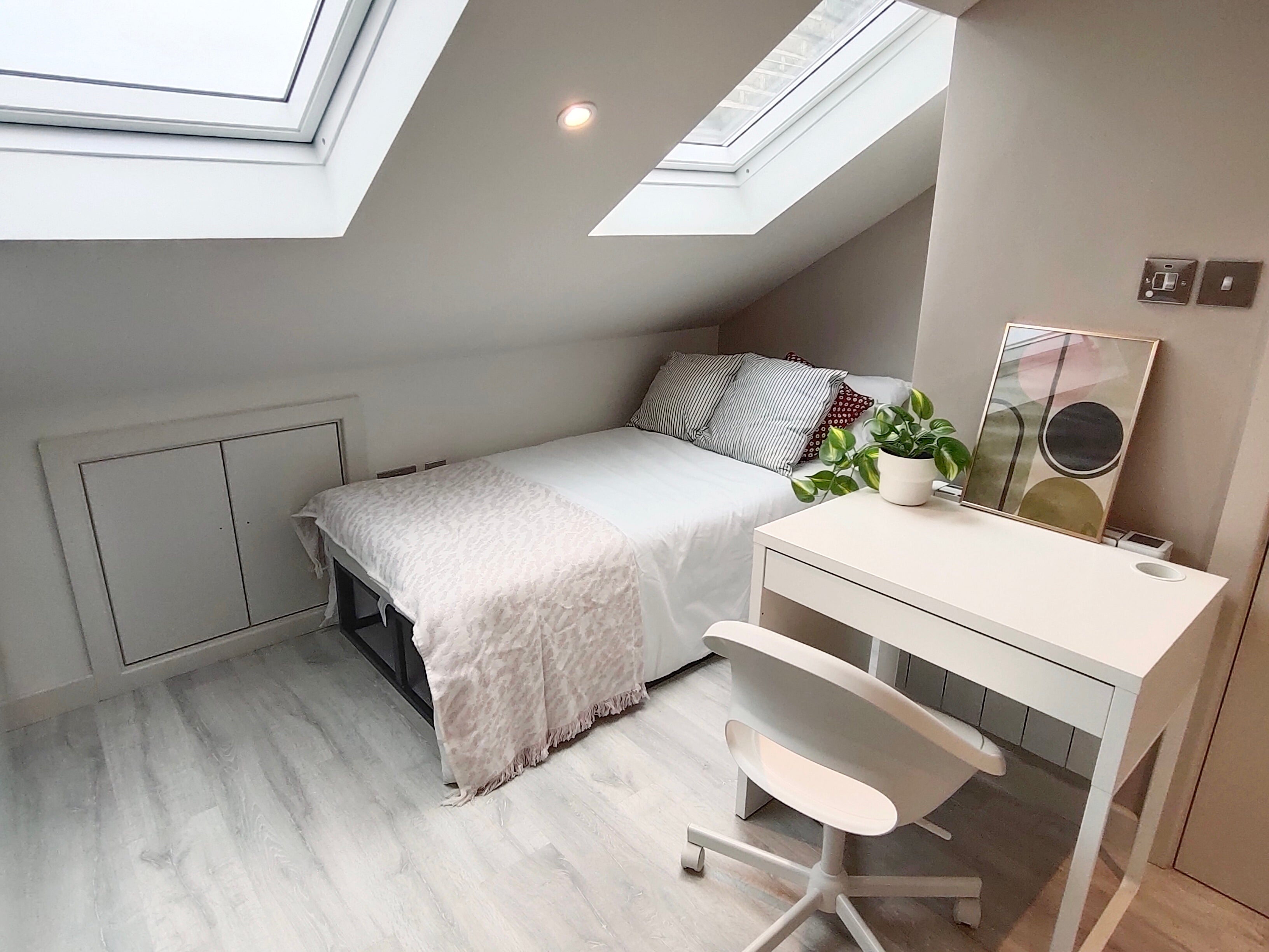 Room Villiers Road in Greater London