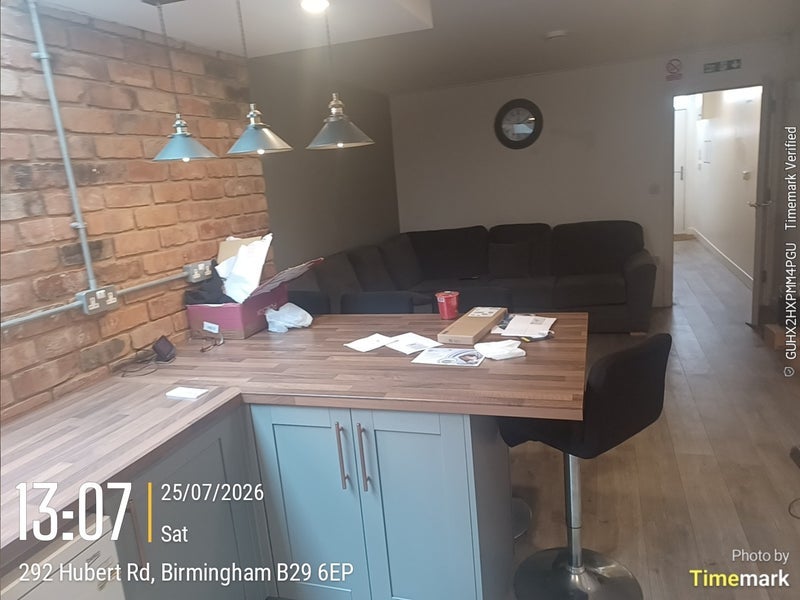 Room Hubert Road in Birmingham