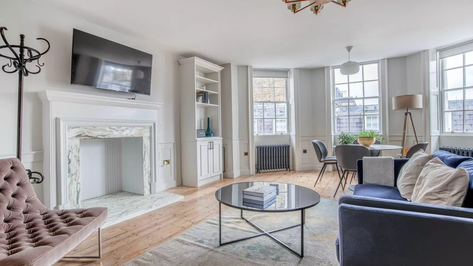 Flat Theobalds Road in Greater London