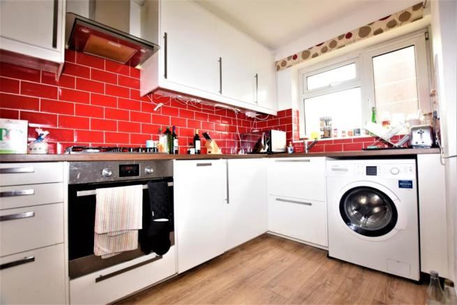 Room Riley Road in Greater London