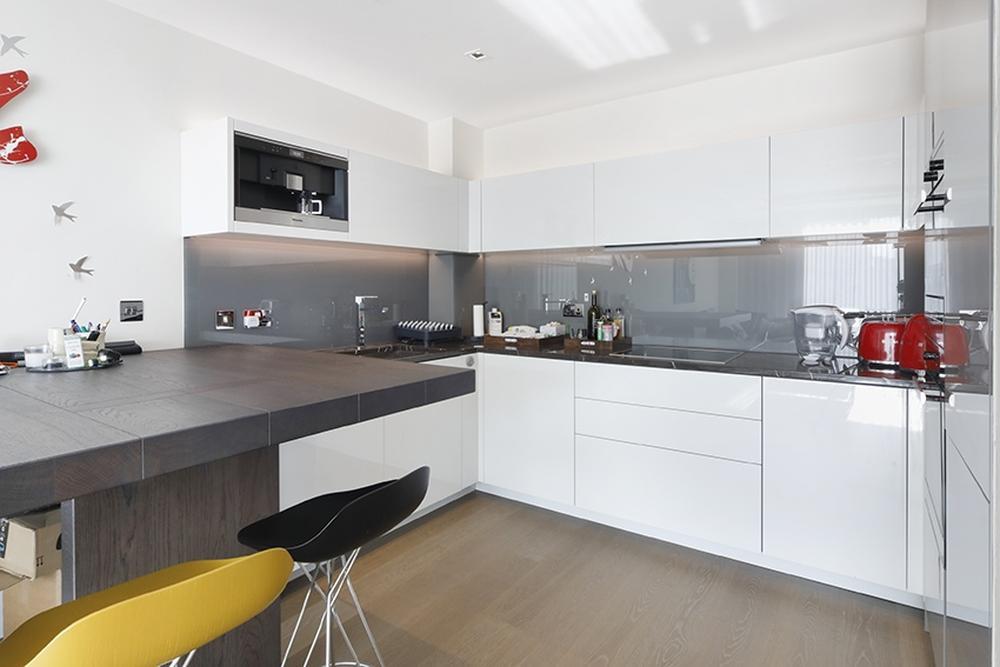 Flat Queen's Terrace in City of Westminster