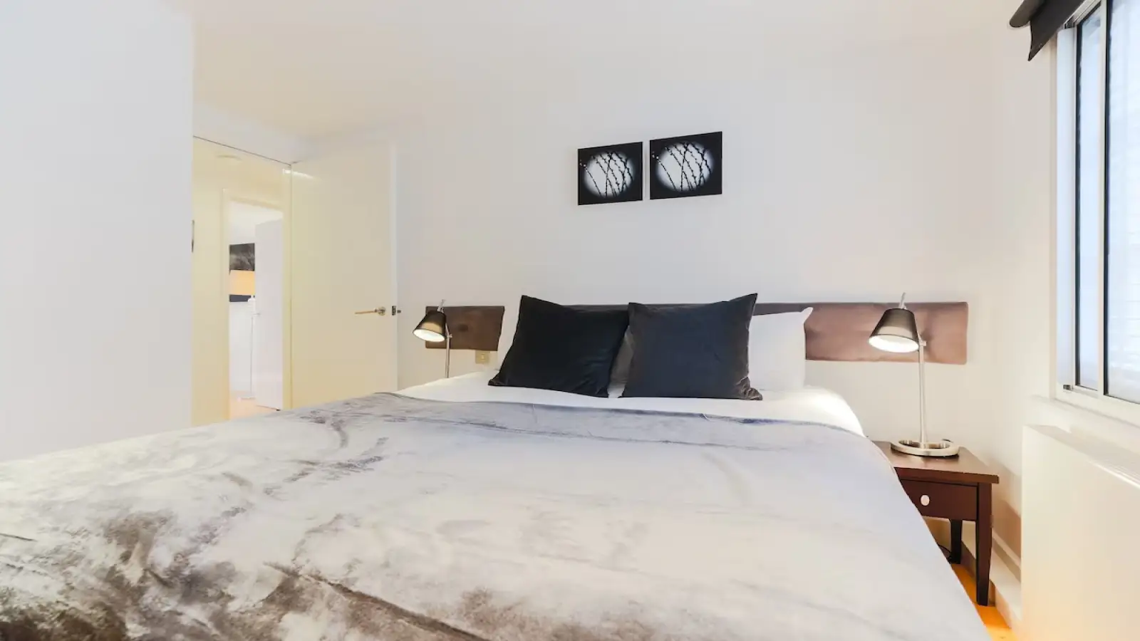 Flat Covent Garden Piazza in City of Westminster