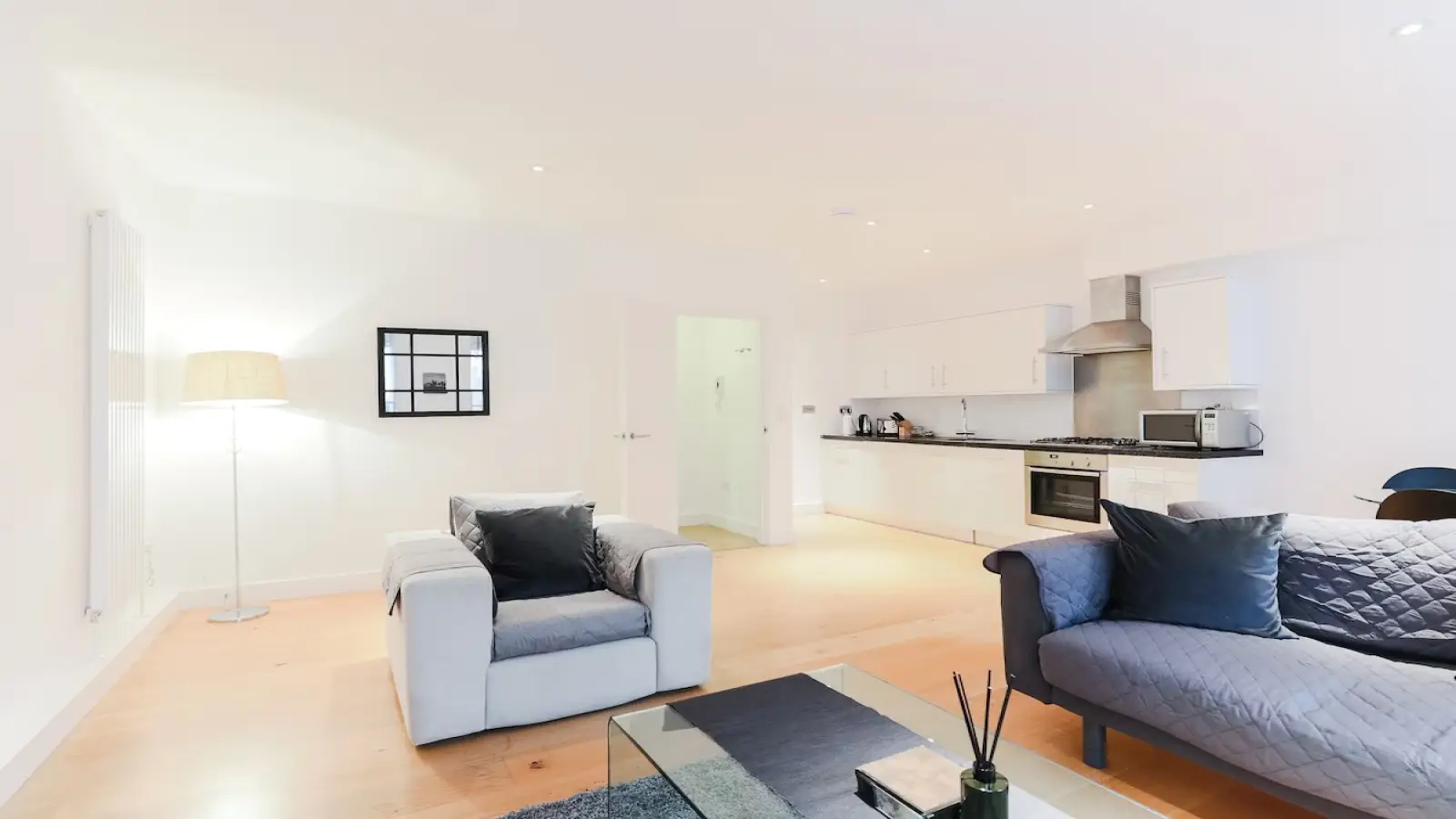 Flat Covent Garden Piazza in City of Westminster