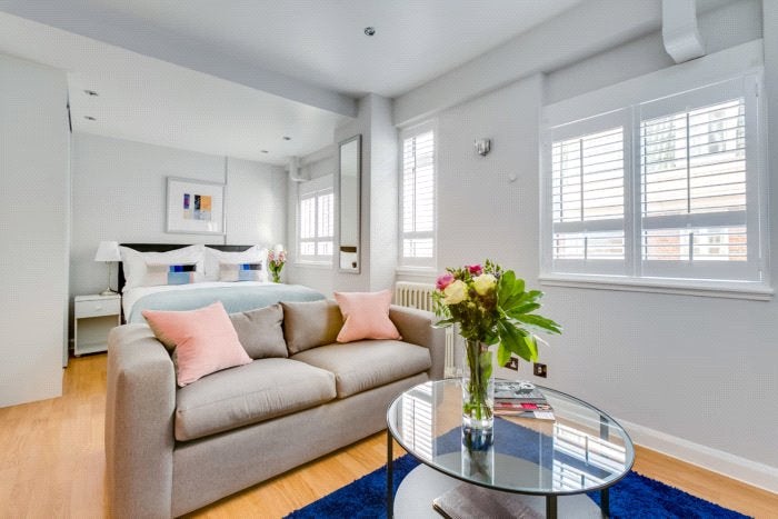 Flat Sloane Avenue in Greater London