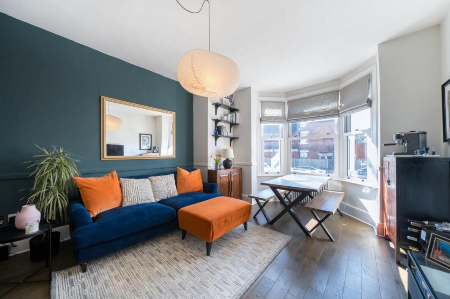Flat Hopton Road in Greater London