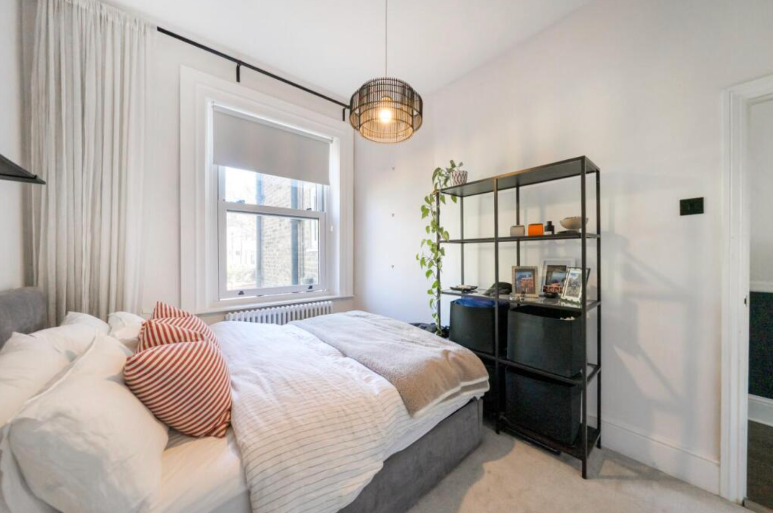 Flat Hopton Road in Greater London