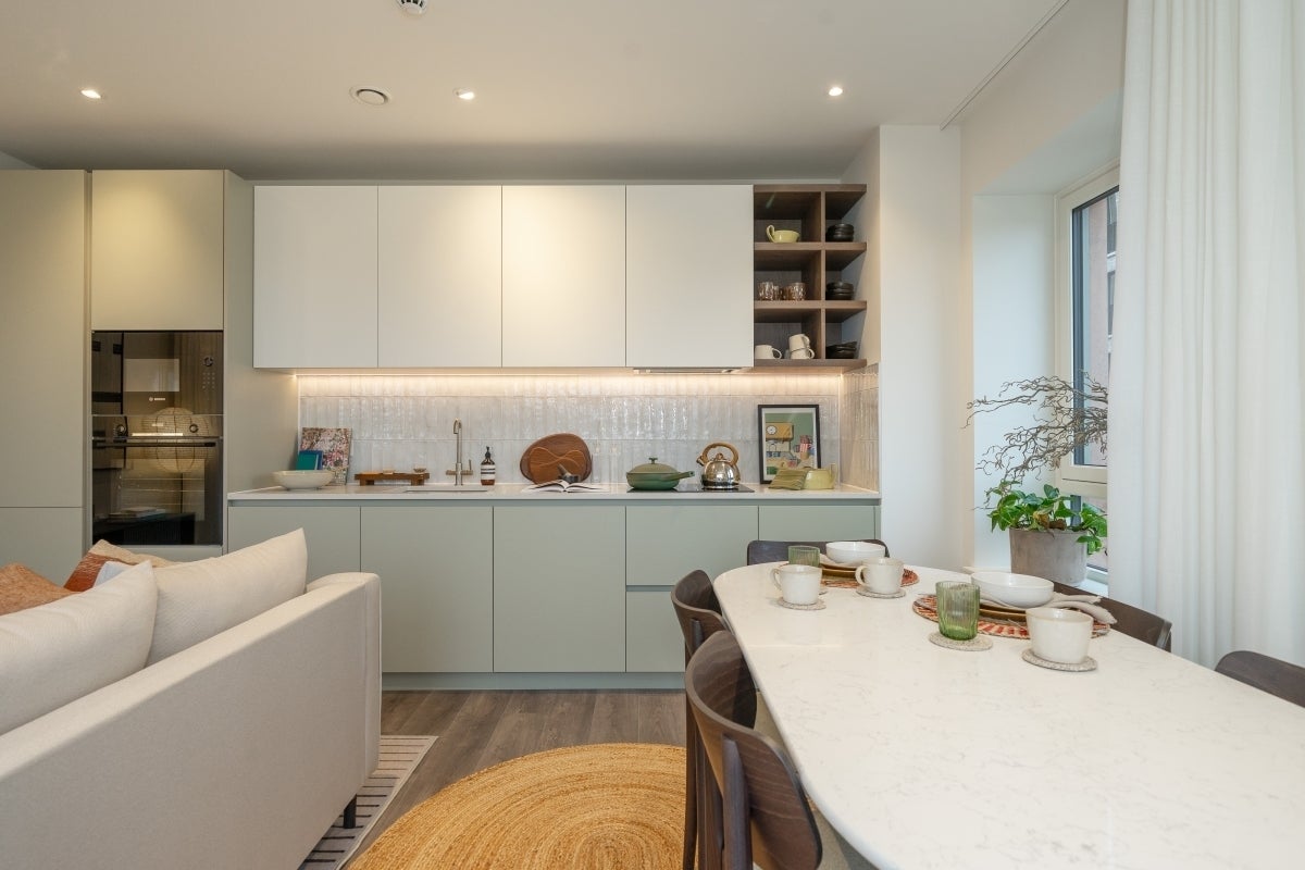 Flat Ribbon Lane in Greater London
