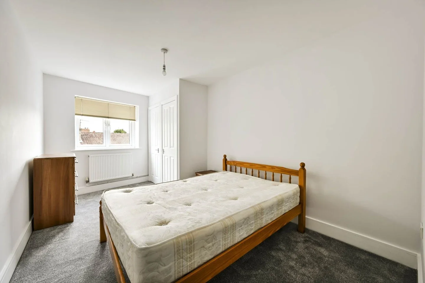 Flat Robinson Road in Greater London