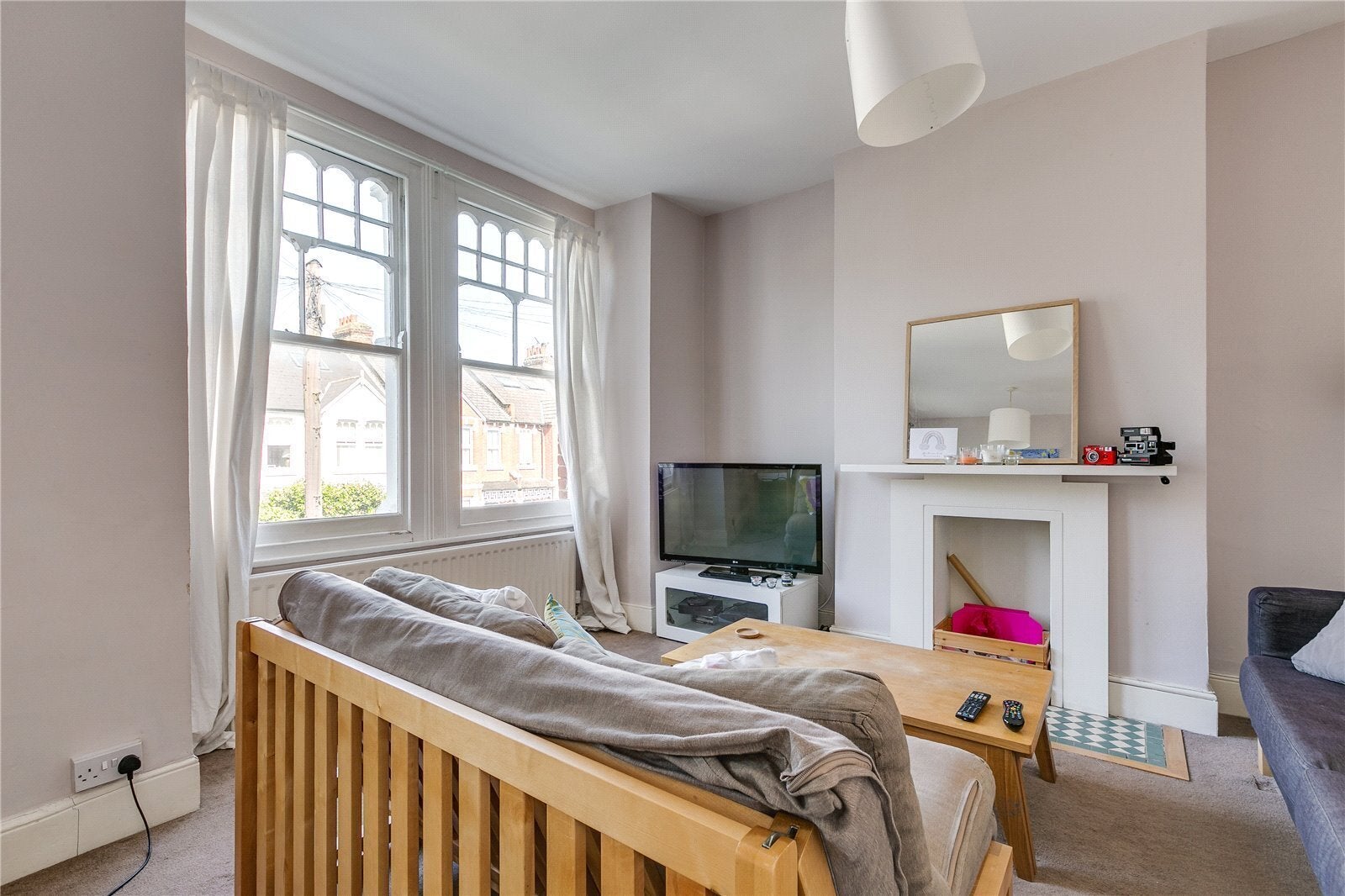 Flat Oaklands Grove in Greater London