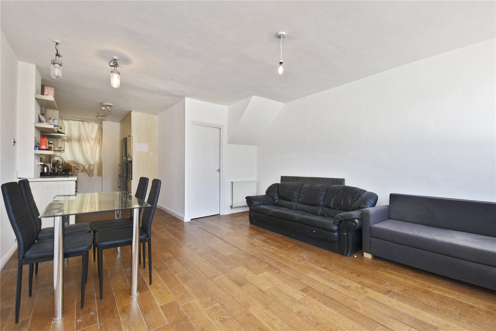 Flat Waterloo Road in Greater London