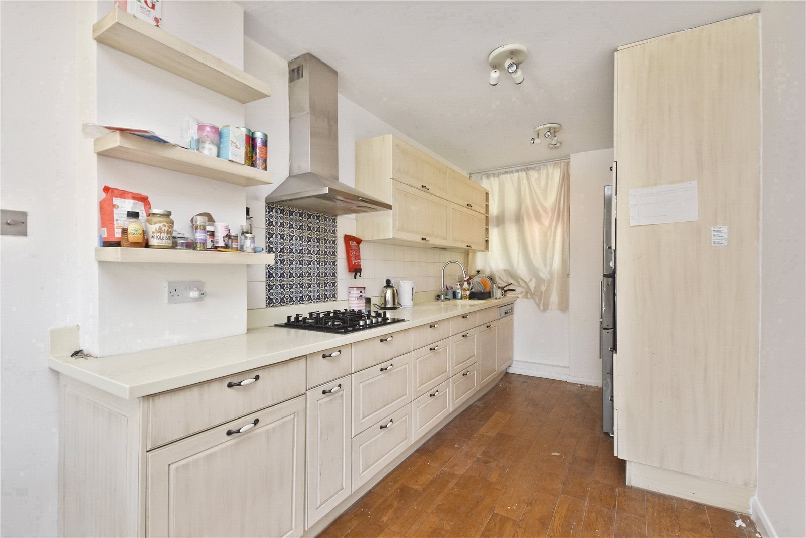 Flat Waterloo Road in Greater London