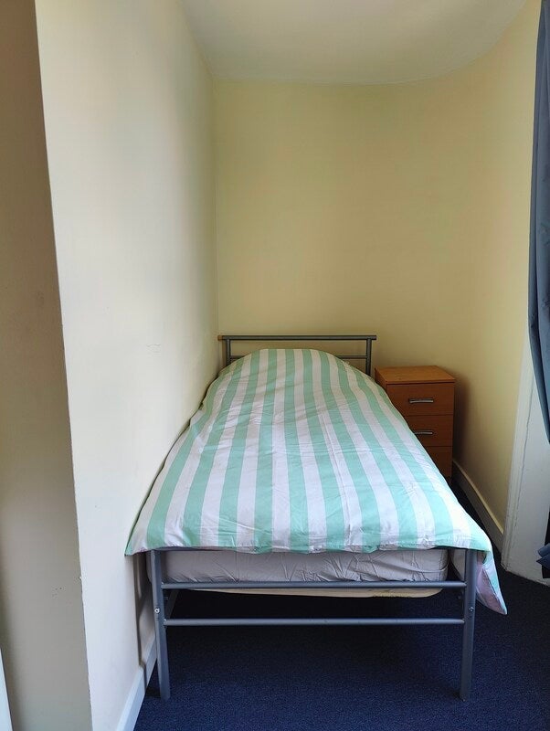 Room Uxbridge Road in Greater London