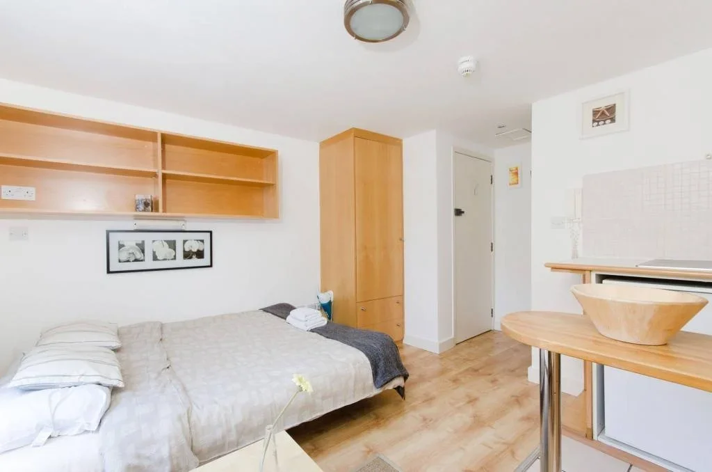 Flat West Cromwell Road in Greater London