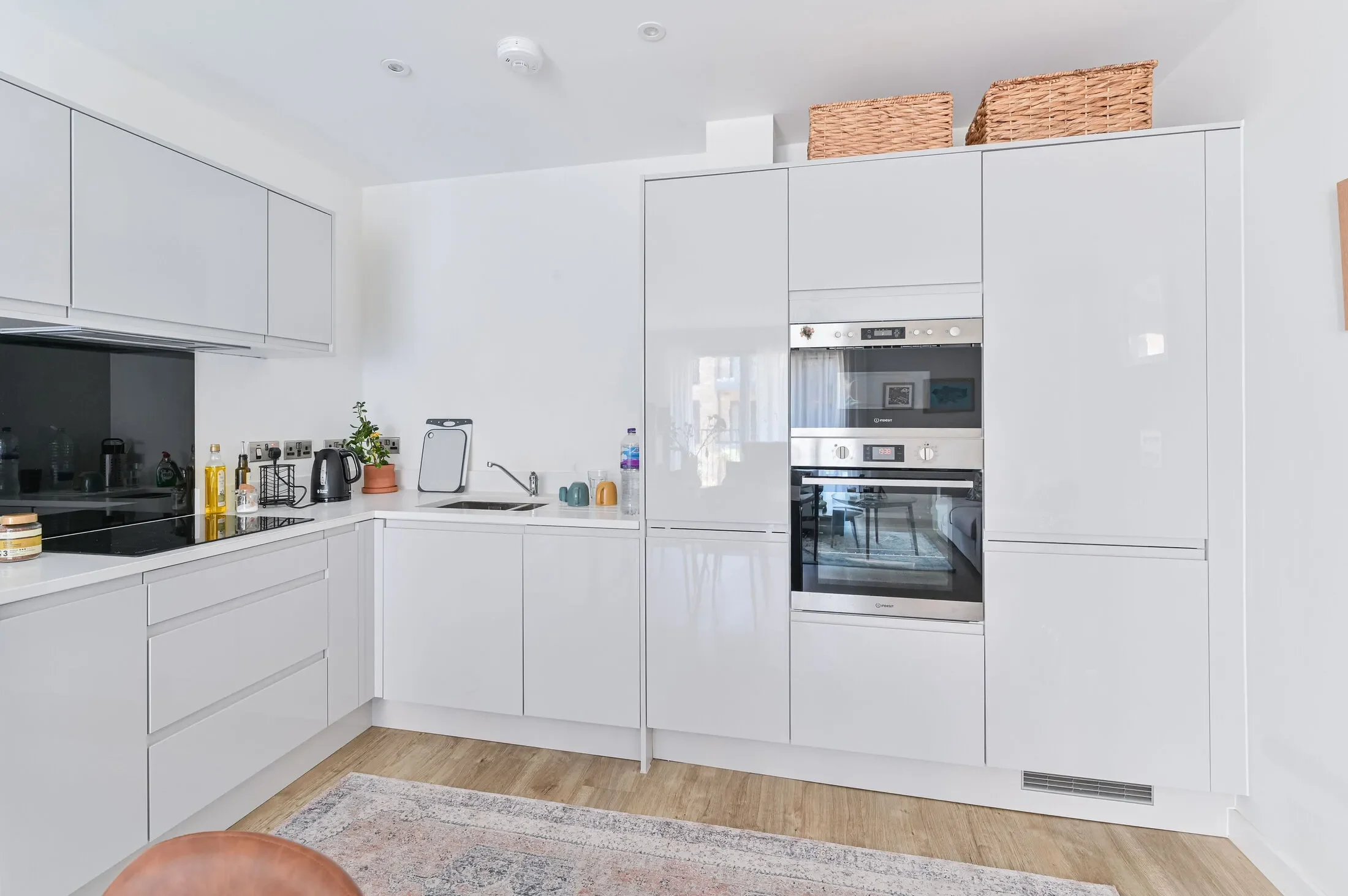 Flat Courtland Grove in London